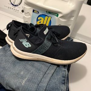 Womens navy blue new balance shoes